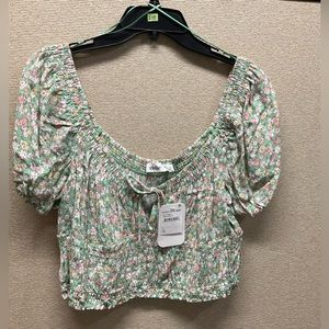 🌟 ELODIE Green Floral Crop Top